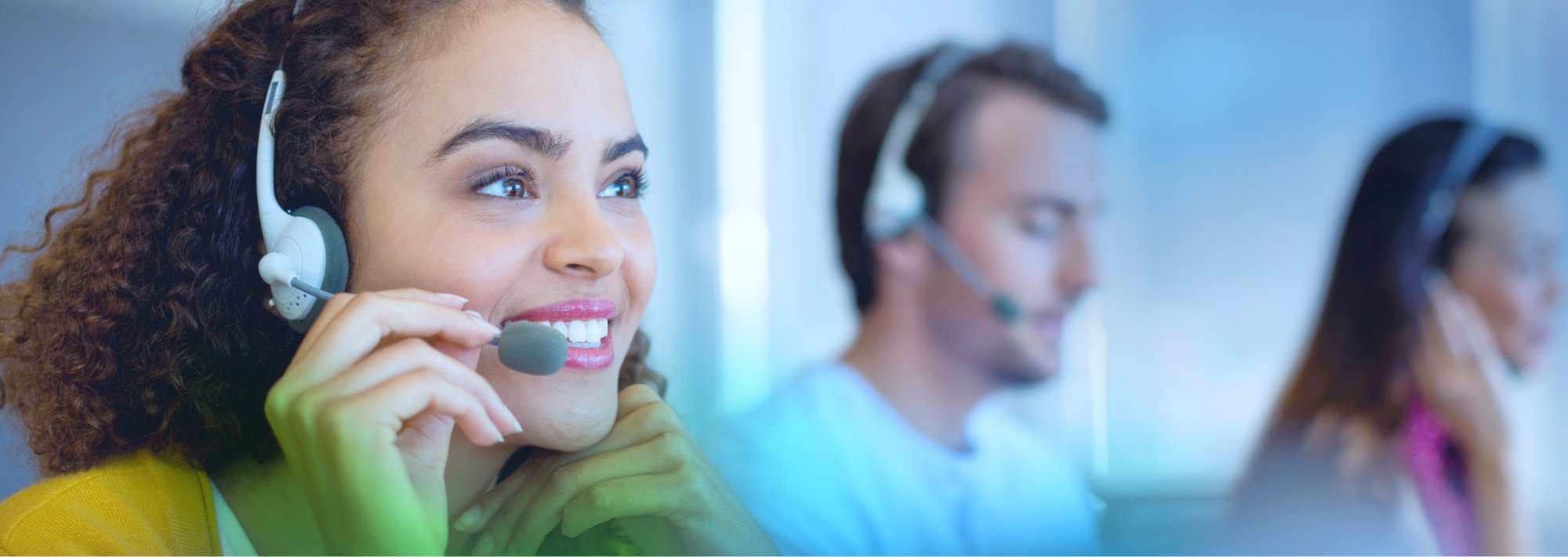 Empresa de Servicios brindando un excelente servicio y atención al cliente con procesos de atención y servicio diseñados con CMMI Servicios.